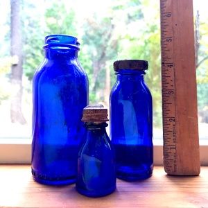 Set of 3 vintage colbalt blue medicine bottles Bromo Seltzer Vicks apothecary